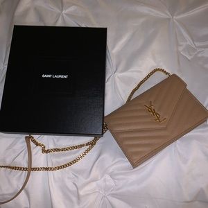 Saint Laurent Grain de Poudre